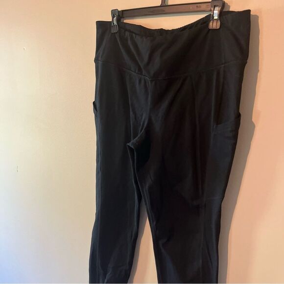 Torrid Active Black Capri side pocket Leggings Size 2 2X Plus size - Picture 10 of 14